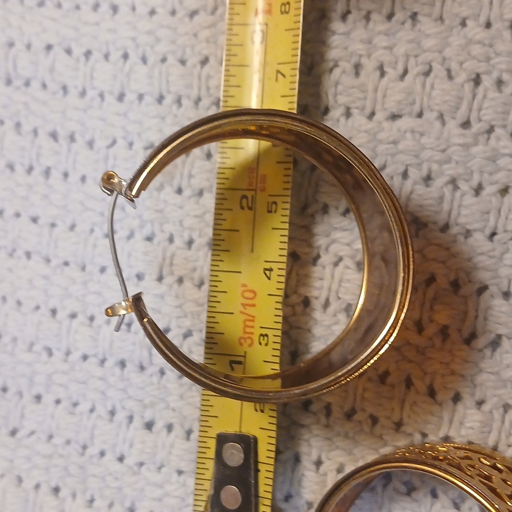 Elegant Gold CUT-OUT Hoop Earrings - Picture 7 of 11